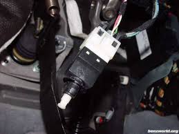 See U3832 repair manual